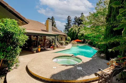 Exterior - 2404 Chianti Cir, Modesto, CA 95356 photo 11 of 18