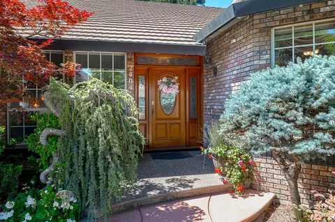 Entry Way - 2404 Chianti Cir, Modesto, CA 95356 photo 1 of 7
