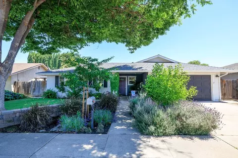1208 Garnet Dr, Modesto, CA 95355 photo 3