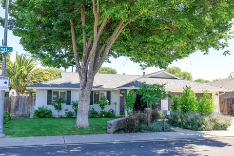 1208 Garnet Dr, Modesto, CA 95355 photo 4