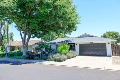 1208 Garnet Dr, Modesto, CA 95355 photo 2