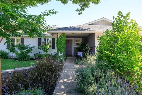 1208 Garnet Dr, Modesto, CA 95355 photo 5