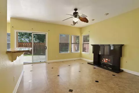 1415 Yorkshire Loop, Tracy, CA 95376 photo 2