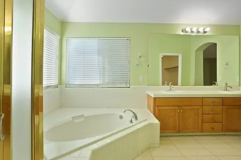 1415 Yorkshire Loop, Tracy, CA 95376 photo 4
