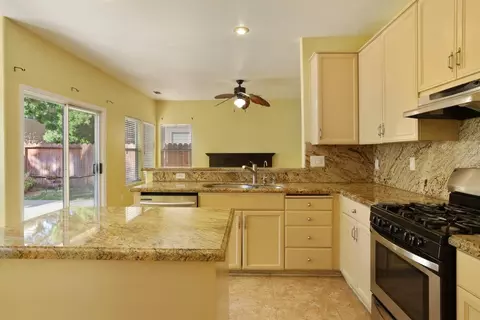 1415 Yorkshire Loop, Tracy, CA 95376 photo 3