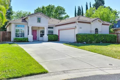 18 Molly Ct, Roseville, CA 95678