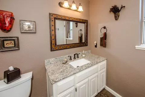 Bath - 501 Abbey St, Winters, CA 95694 photo 2 of 10