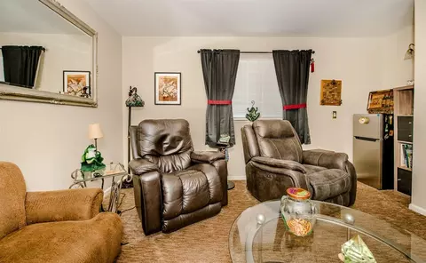 Living - 501 Abbey St, Winters, CA 95694 photo 11 of 11