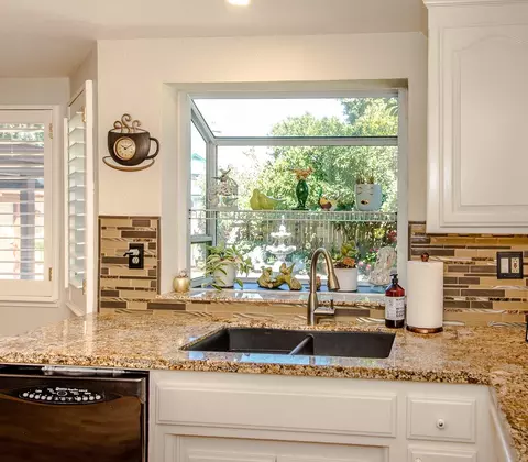 Kitchen - 501 Abbey St, Winters, CA 95694 photo 6 of 7