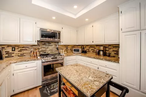 Kitchen - 501 Abbey St, Winters, CA 95694 photo 2 of 7