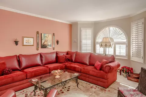 Living - 501 Abbey St, Winters, CA 95694 photo 2 of 11