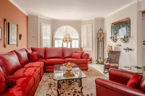 Living - 501 Abbey St, Winters, CA 95694 photo 4 of 11