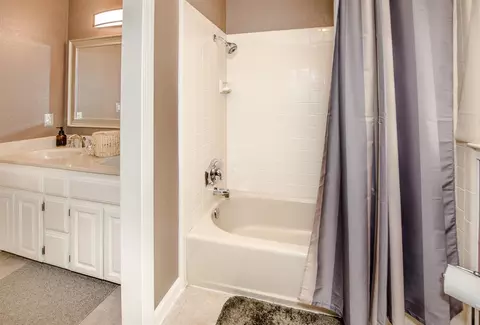Bath - 501 Abbey St, Winters, CA 95694 photo 10 of 10