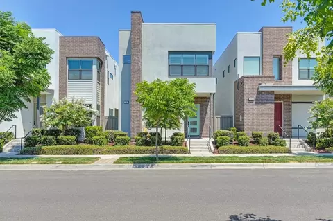33 Fischbacher St, Sacramento, CA 95816
