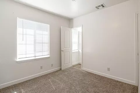744 W Yosemite Ave, Manteca, CA 95337 photo 17