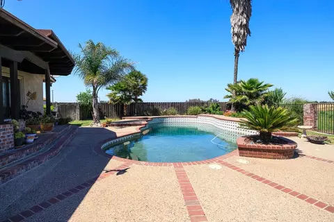 Exterior - 2486 Mccullagh St, Stevinson, CA 95374 photo 5 of 6
