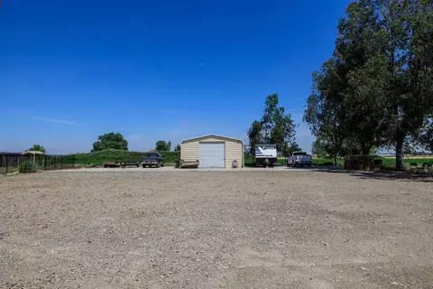Exterior - 2486 Mccullagh St, Stevinson, CA 95374 photo 3 of 6