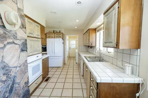 Kitchen - 2486 Mccullagh St, Stevinson, CA 95374 photo 2 of 3