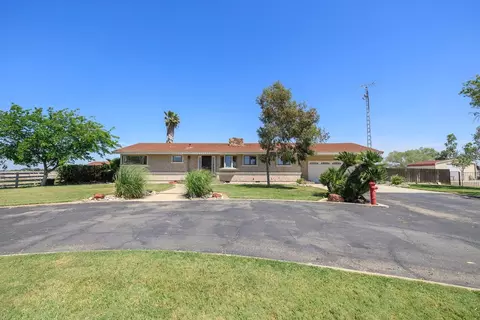 Exterior - 2486 Mccullagh St, Stevinson, CA 95374 photo 2 of 6