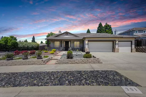 301 Caldarella Cir, Roseville, CA 95678