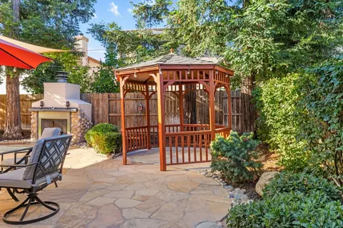 Exterior - 2913 Hillglen Ave, Modesto, CA 95355 photo 7 of 12