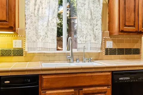Kitchen - 2913 Hillglen Ave, Modesto, CA 95355 photo 5 of 5