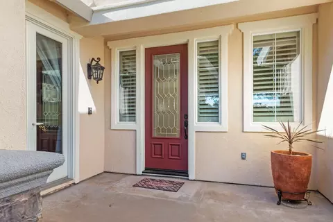Entry Way - 2913 Hillglen Ave, Modesto, CA 95355 photo 1 of 2