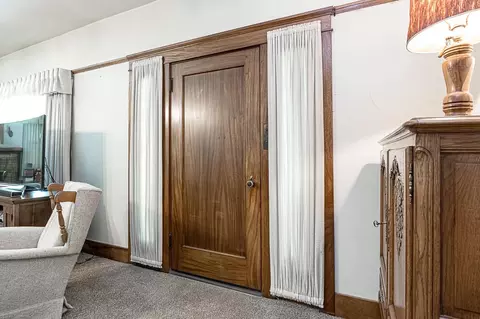 Entry Way - 225 Park Ave, Modesto, CA 95354 photo 1 of 2