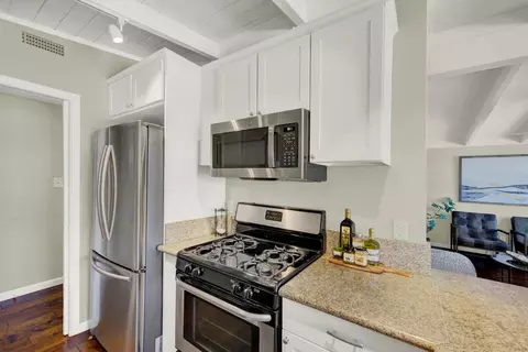 Kitchen - 750 M, Davis, CA 95616 photo 5 of 8