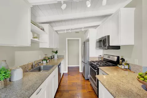 Kitchen - 750 M, Davis, CA 95616 photo 4 of 8