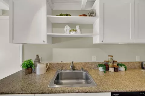Kitchen - 750 M, Davis, CA 95616 photo 6 of 8