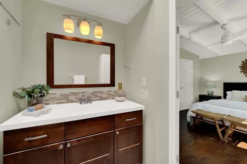 Bath - 750 M, Davis, CA 95616 photo 3 of 6