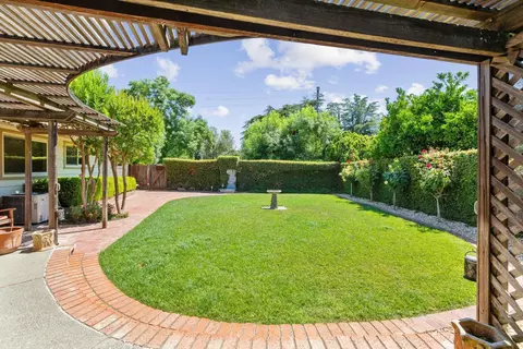 Exterior - 635 El Toro Way, Davis, CA 95618 photo 10 of 10