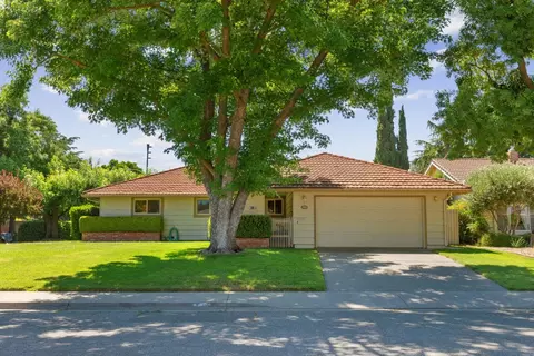 Exterior - 635 El Toro Way, Davis, CA 95618 photo 2 of 10