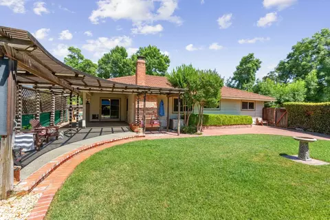 Exterior - 635 El Toro Way, Davis, CA 95618 photo 8 of 10