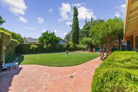 Exterior - 635 El Toro Way, Davis, CA 95618 photo 6 of 10