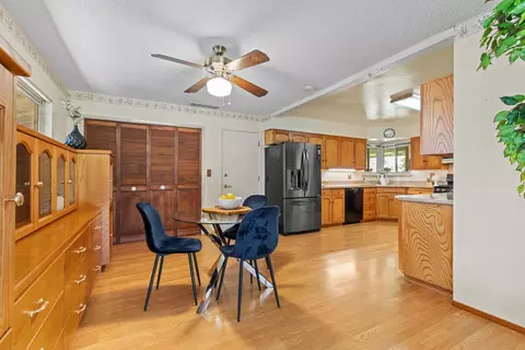 Dining - 635 El Toro Way, Davis, CA 95618 photo 3 of 5