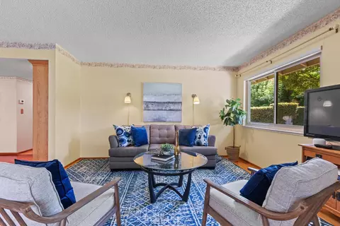 Living - 635 El Toro Way, Davis, CA 95618 photo 1 of 2