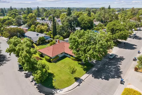 View/Area - 635 El Toro Way, Davis, CA 95618 photo 2 of 3