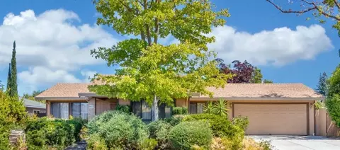 9513 2nd Ave, Elk Grove, CA 95624