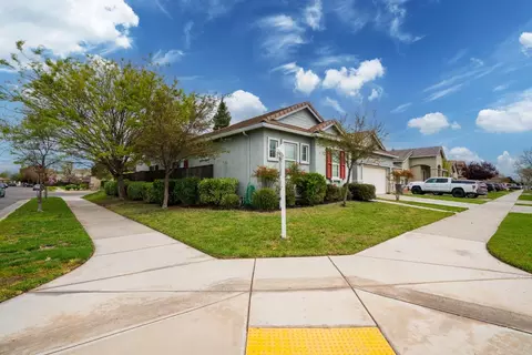 395 Hearst Dr, Merced, CA 95348 photo 4