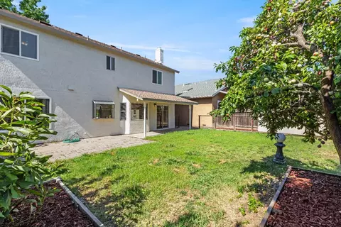 Exterior - 2824 Merle Ave, Modesto, CA 95355 photo 6 of 8