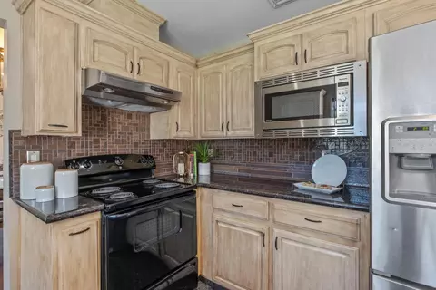 Kitchen - 2824 Merle Ave, Modesto, CA 95355 photo 2 of 5