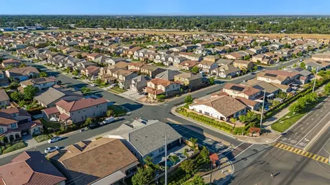View/Area - 8564 Amares Cir, Elk Grove, CA 95757 photo 1 of 14