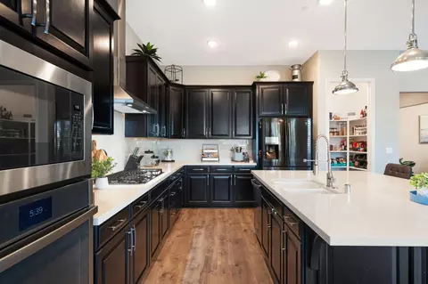 Kitchen - 8564 Amares Cir, Elk Grove, CA 95757 photo 4 of 6