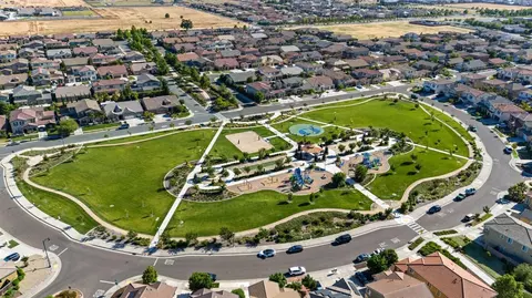 View/Area - 8564 Amares Cir, Elk Grove, CA 95757 photo 14 of 14