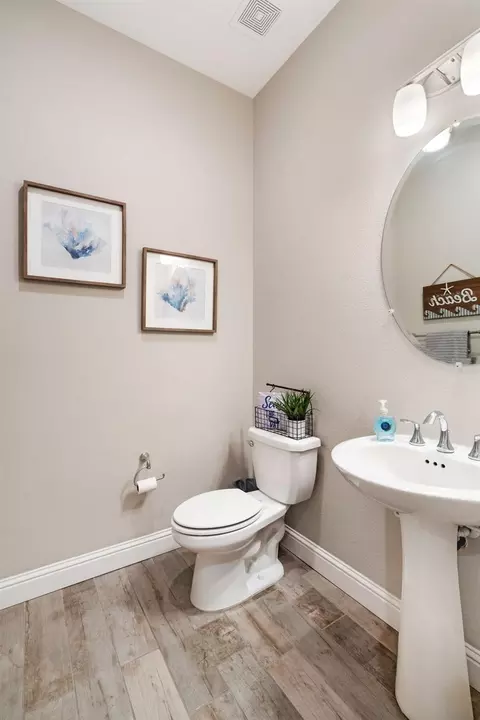 Bath - 8564 Amares Cir, Elk Grove, CA 95757 photo 7 of 7