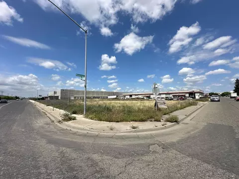 2617 E Whitmore Ave, Modesto, CA 95358