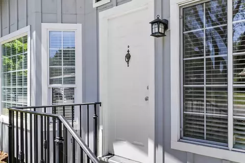 Entry Way - 4813 Saint Lynn Ln, Carmichael, CA 95608 photo 2 of 2