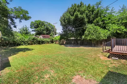 Exterior - 4813 Saint Lynn Ln, Carmichael, CA 95608 photo 5 of 11